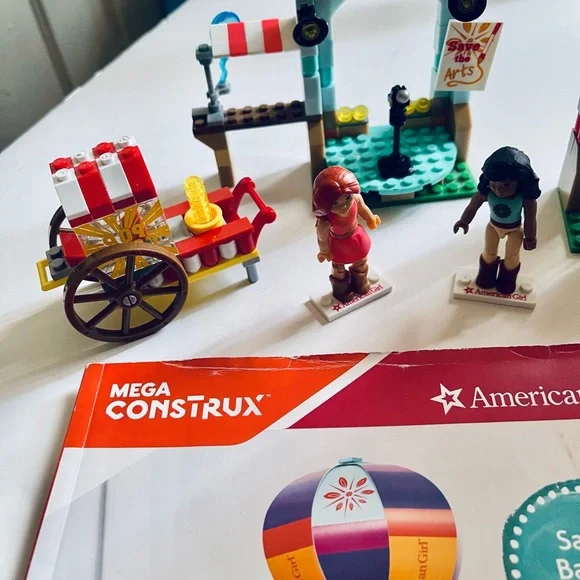 Mega Construx American Girl Saige Balloon Festival Toys